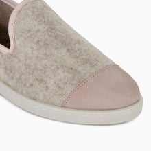 Load image into Gallery viewer, AW Slipper Silver Pink Femme ANGARDE laine winter cocooning rose pâle résistante