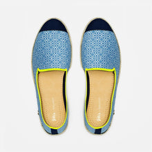 Load image into Gallery viewer, Collab Slip-On Azulejos GILI&#39;S Homme ANGARDE coton summer sunrise bleu dur vue de dessus