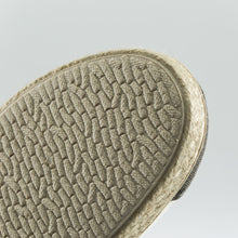 Load image into Gallery viewer, Classic Slip-On Cream Enfants ANGARDE coton summer sunrise blanc crème résistante