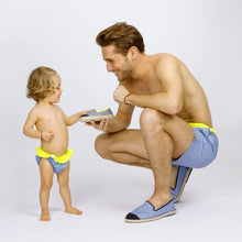 Load image into Gallery viewer, Collab Slip-On Navy Azulejos GILI&#39;S Enfant ANGARDE coton sunrise summer bleu et jaune unisex