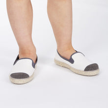 Load image into Gallery viewer, Classic Slip-On Cream Enfants ANGARDE coton summer sunrise blanc crème casual chic
