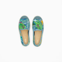 Load image into Gallery viewer, Collab Slip-On Perroquet FORGET ME NOT Enfant ANGARDE coton imprimé bleu vert d&#39;eau jaune vue dessus