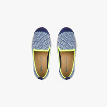 Load image into Gallery viewer, Collab Slip-On Winwood GILI&#39;S Enfant ANGARDE coton imprimé mosaïque bleu marine biais jaune fluo vue dessus